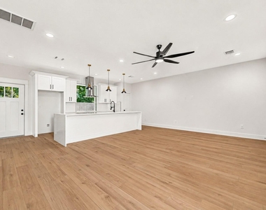 7824 Beckley Street - Photo Thumbnail 3