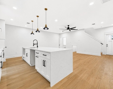 7824 Beckley Street - Photo Thumbnail 2
