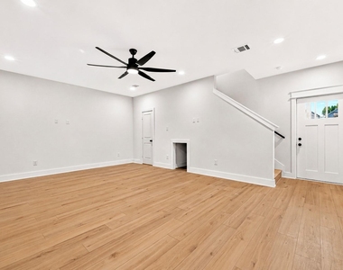 7824 Beckley Street - Photo Thumbnail 6