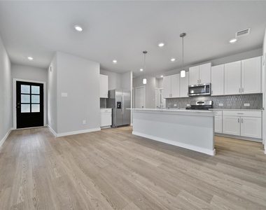 6609 Lahna Oak Drive - Photo Thumbnail 6