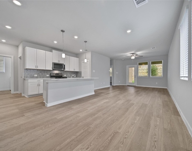 6609 Lahna Oak Drive - Photo Thumbnail 2