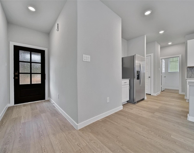 6609 Lahna Oak Drive - Photo Thumbnail 5