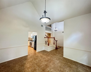 210 Rolling Plains Drive - Photo Thumbnail 6