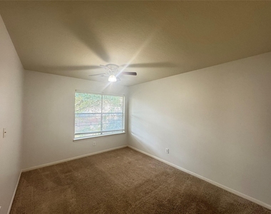 210 Rolling Plains Drive - Photo Thumbnail 33