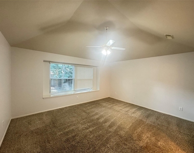210 Rolling Plains Drive - Photo Thumbnail 18
