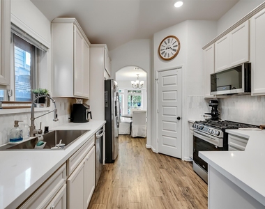 4827 Ladona Court - Photo Thumbnail 13