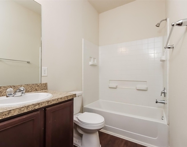 12231 Roy Mix Bohn Lane - Photo Thumbnail 10