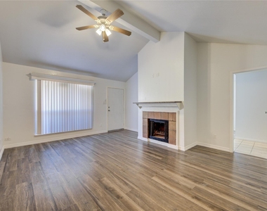 10202 Forum Park Drive - Photo Thumbnail 3