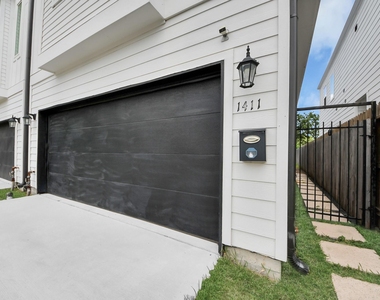 1411 Boswell Street - Photo Thumbnail 7