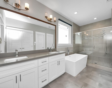1411 Boswell Street - Photo Thumbnail 4