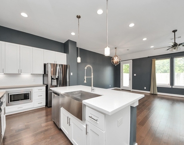 1411 Boswell Street - Photo Thumbnail 13