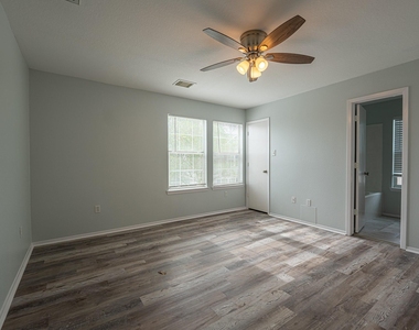 6247 Elton Knolls Street - Photo Thumbnail 14