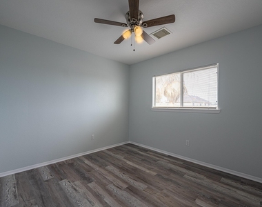6247 Elton Knolls Street - Photo Thumbnail 17