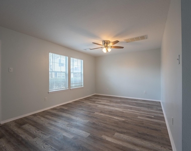 6247 Elton Knolls Street - Photo Thumbnail 3