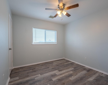 6247 Elton Knolls Street - Photo Thumbnail 12