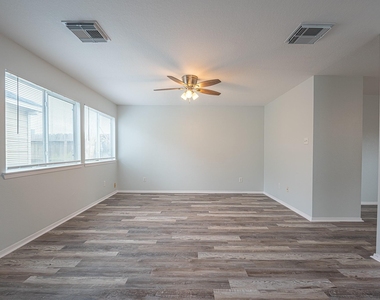 6247 Elton Knolls Street - Photo Thumbnail 11