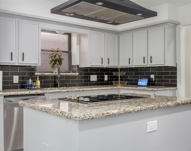 11743 Wickhollow Lane - Photo Thumbnail 16
