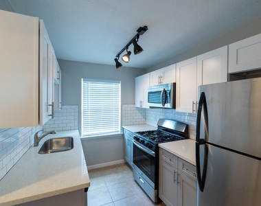 2507 Delano - Photo Thumbnail 1