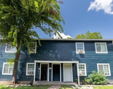 2507 Delano - Photo Thumbnail 6