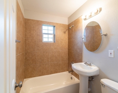 2507 Delano - Photo Thumbnail 2