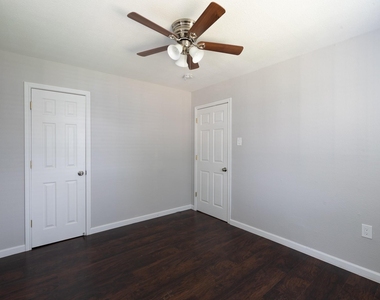 2507 Delano - Photo Thumbnail 4