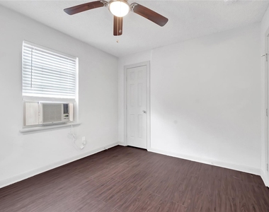 2507 Delano - Photo Thumbnail 7