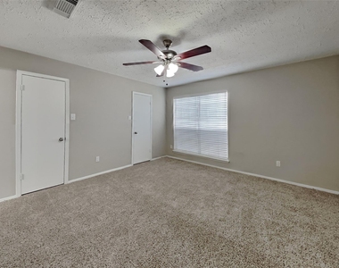 4734 Lost Lake Lane - Photo Thumbnail 7