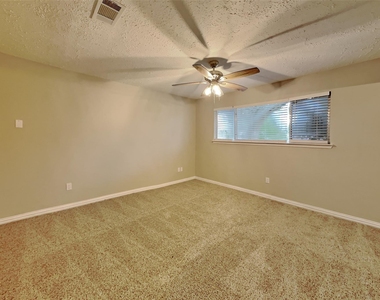4734 Lost Lake Lane - Photo Thumbnail 11