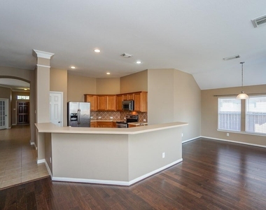 7102 Thistlewood Park Court - Photo Thumbnail 9