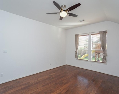 7102 Thistlewood Park Court - Photo Thumbnail 17