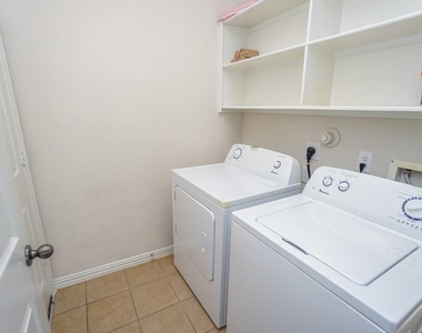 7102 Thistlewood Park Court - Photo Thumbnail 26