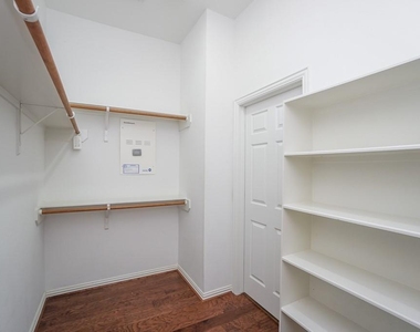 7102 Thistlewood Park Court - Photo Thumbnail 21