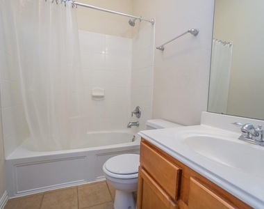 7102 Thistlewood Park Court - Photo Thumbnail 24