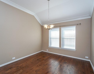 7102 Thistlewood Park Court - Photo Thumbnail 6