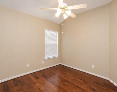 7102 Thistlewood Park Court - Photo Thumbnail 25