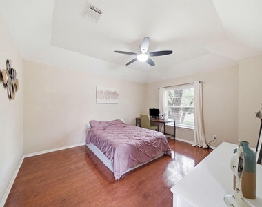 4418 Ruttand Park Lane - Photo Thumbnail 22