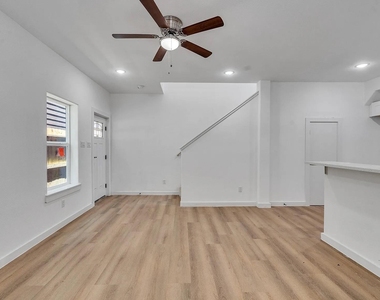8411 Mahalia Drive - Photo Thumbnail 7