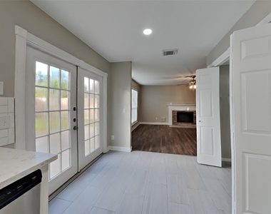 9211 Wandsworth Drive - Photo Thumbnail 5