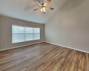 9211 Wandsworth Drive - Photo Thumbnail 8