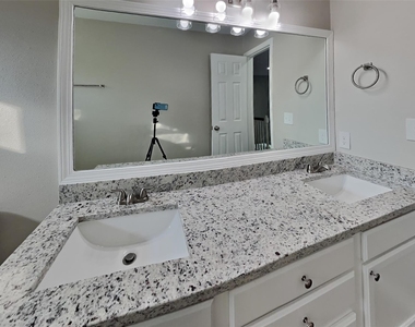9211 Wandsworth Drive - Photo Thumbnail 16