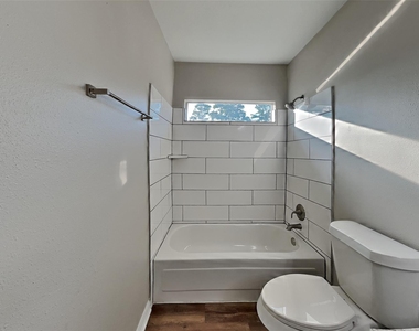9211 Wandsworth Drive - Photo Thumbnail 15