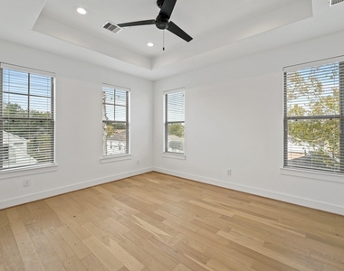 1108 Brooks Street - Photo Thumbnail 12