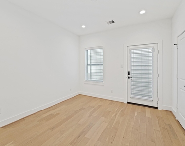 1108 Brooks Street - Photo Thumbnail 3