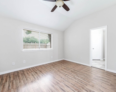 103 Avocado Street - Photo Thumbnail 10