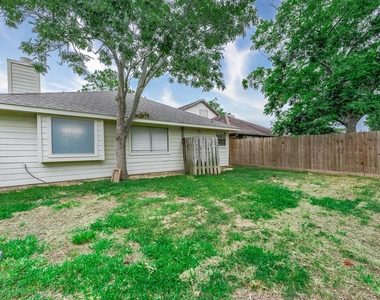 103 Avocado Street - Photo Thumbnail 20