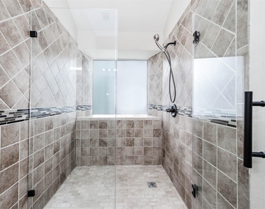 103 Avocado Street - Photo Thumbnail 12