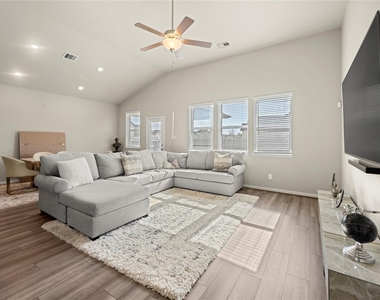 618 Ellwood Terrace Lane - Photo Thumbnail 7