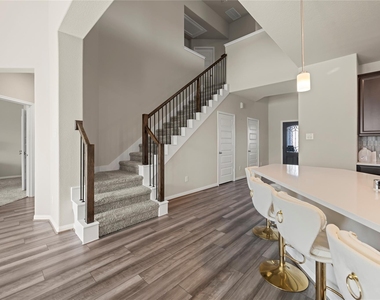 618 Ellwood Terrace Lane - Photo Thumbnail 13