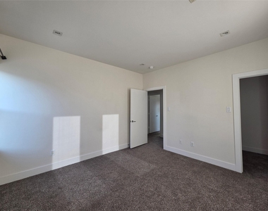 5403 Tocayo Place - Photo Thumbnail 34