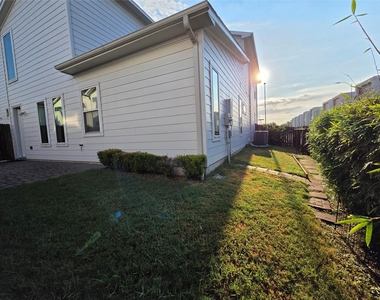 5403 Tocayo Place - Photo Thumbnail 40
